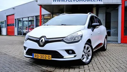 Wit Occasion 2017 Renault Clio GrandTour LIMITED Stationwagen | € 6.250 (Eerlijke prijs)