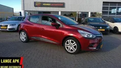 Rood Gebruikt 2017 Renault Clio IV Zen Hatchback | € 7.995 (Eerlijke prijs)