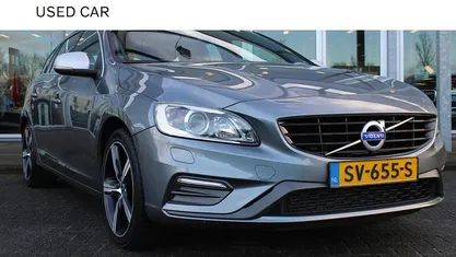 Grijs (metallic) Gebruikt 2018 Volvo V60 Business Edition Stationwagen | € 16.500 (Eerlijke prijs)
