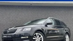 Zwart Gebruikt 2019 Skoda Octavia Clever Stationwagen | € 14.900 (Eerlijke prijs)