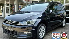 Zwart, metallic lak Gebruikt 2016 VW Touran Comfortline MPV | € 16.800 (Eerlijke prijs)