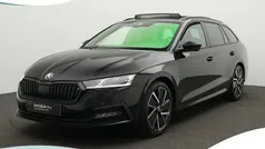 Zwart Gebruikt 2022 Skoda Octavia SportLine Stationwagen | € 32.900 (Eerlijke prijs)