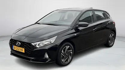 Zwart Occasion 2022 Hyundai i20 Comfort Hatchback | € 16.890 (Eerlijke prijs)