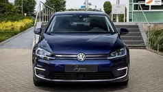 Blauw, metallic lak Gebruikt 2019 VW e-Golf Hatchback | € 11.350 (Eerlijke prijs)