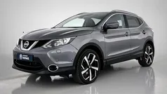 Grijs, metallic lak Gebruikt 2015 Nissan Qashqai Tekna SUV | € 12.900 (Eerlijke prijs)