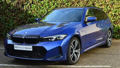 Gebruikt 2024 BMW 330e M Sport Stationwagen | € 49.750 (Eerlijke prijs)