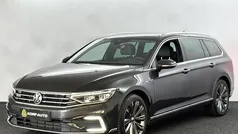 Zwart Gebruikt 2022 VW Passat GTE Stationwagen | € 21.400 (Eerlijke prijs)