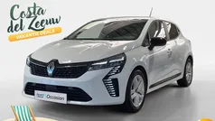 Gebruikt 2024 Renault Clio V Evolution Hatchback | € 18.940 (Eerlijke prijs)
