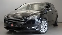 Zwart Gebruikt 2015 Ford Focus Titanium Hatchback | € 10.450 (Eerlijke prijs)