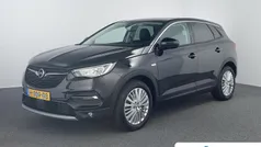 Zwart Gebruikt 2020 Opel Grandland X Innovation SUV | € 21.895 (Eerlijke prijs)