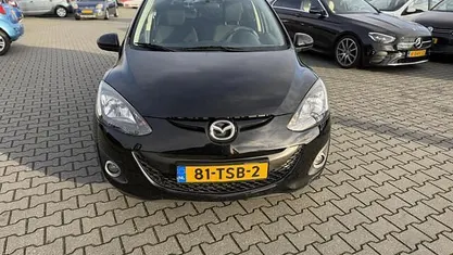 Zwart Gebruikt 2012 Mazda 2 Hatchback | € 3.250 (Eerlijke prijs)