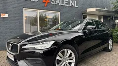 Zwart Gebruikt 2020 Volvo V60 Momentum Stationwagen | € 23.450 (Goede deal)