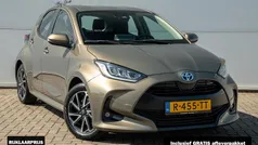 Groen Gebruikt 2022 Toyota Yaris Hybrid Hatchback | € 21.950 (Eerlijke prijs)