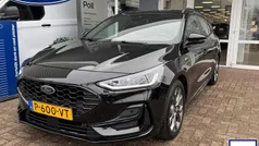 Zwart Gebruikt 2022 Ford Focus ST-Line Stationwagen | € 21.900 (Eerlijke prijs)