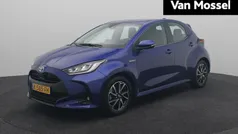 Blauw Gebruikt 2020 Toyota Yaris Hybrid Hatchback | € 18.940 (Goede deal)