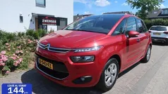 Rood Gebruikt 2015 Citroën C4 Picasso PureTech MPV | € 8.750 (Eerlijke prijs)