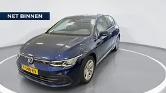 Blauw Gebruikt 2023 VW Golf VIII Life Hatchback | € 23.940 (Eerlijke prijs)