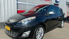 Zwart Gebruikt 2010 Renault Scénic III MPV | € 3.975 (Eerlijke prijs)