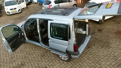 Grijs Gebruikt 2005 Peugeot Partner MPV | € 2.450 (Goede deal)
