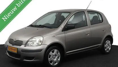 Occasion 2004 Toyota Yaris Terra Hatchback | € 2.150 (Eerlijke prijs)