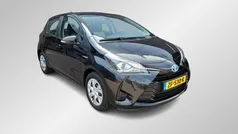 Zwart Gebruikt 2019 Toyota Yaris Hybrid Active Hatchback | € 16.499 (Eerlijke prijs)