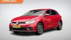 Rood Gebruikt 2023 VW Polo Life Hatchback | € 17.789 (Goede deal)