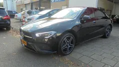 Zwart Gebruikt 2021 Mercedes CLA250 Premium Plus Sedan | € 31.999 (Goede deal)