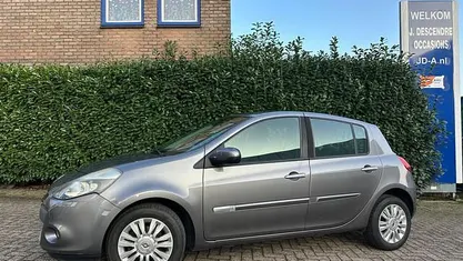 Occasion 2012 Renault Clio IV Collection Hatchback | € 4.950 (Eerlijke prijs)