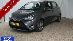 Grijs Gebruikt 2017 Toyota Yaris Design Hatchback | € 12.995 (Goede deal)