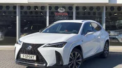 Wit, metallic lak Gebruikt 2023 Lexus UX 250h Sport Line SUV | € 41.900 (Eerlijke prijs)