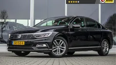 Zwart Gebruikt 2018 VW Passat Highline Sedan | € 22.345 (Eerlijke prijs)