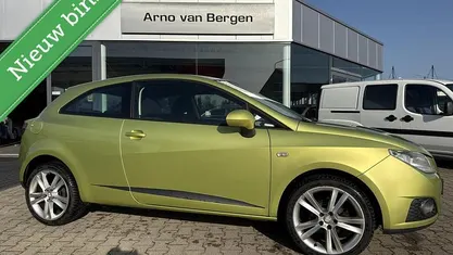 Occasion Seat Ibiza SC Sport 105 PK (77 kW) 2010 Geel (metallic) Hatchback