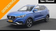 Blauw, metallic lak Gebruikt 2020 MG ZS Luxury Sedan | € 15.495 (Eerlijke prijs)