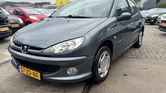 Grijs Gebruikt 2008 Peugeot 206 Forever Hatchback | € 2.450 (Eerlijke prijs)