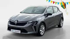 Gebruikt 2024 Renault Clio V Evolution Hatchback | € 17.935 (Eerlijke prijs)