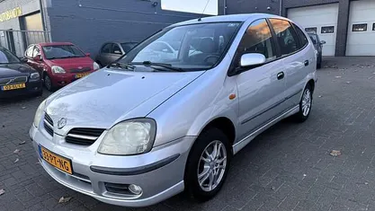 Grijs Gebruikt 2004 Nissan Almera Tino Visia MPV | € 1.499 (Eerlijke prijs)