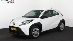 Gebruikt 2024 Toyota Aygo Play Hatchback | € 17.400 (Eerlijke prijs)