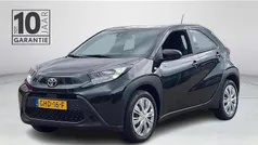 Zwart Gebruikt 2024 Toyota Aygo Play Hatchback | € 18.250 (Eerlijke prijs)