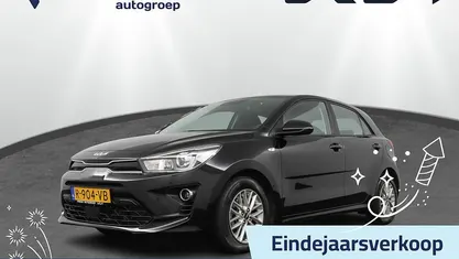 Zwart (metallic) Gebruikt 2022 Kia Rio Hatchback | € 17.950 (Eerlijke prijs)
