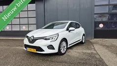 Wit Gebruikt 2021 Renault Clio V Intens Hatchback | € 11.999 (Eerlijke prijs)