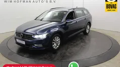 Blauw, metallic lak Gebruikt 2021 VW Passat Business Stationwagen | € 27.240 (Goede deal)