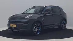 Zwart, metallic lak Gebruikt 2023 Lynk & Co 01 SUV | € 27.200 (Eerlijke prijs)