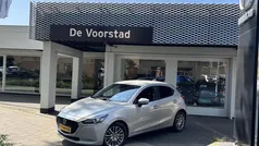 Bruin Gebruikt 2022 Mazda 2 Luxury Hatchback | € 15.895 (Eerlijke prijs)