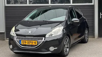 Gebruikt 2012 Peugeot 208 Griffe Hatchback | € 6.250 (Eerlijke prijs)