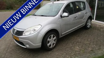 Occasion Dacia Sandero Lauréate 75 PK (55 kW) 2011 Zilver (metallic) Hatchback