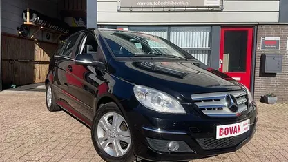 Occasion Mercedes B180 116 PK (85 kW) 2011 Zwart MPV