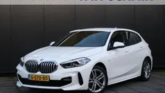 Wit Gebruikt 2022 BMW 118 M Sport Hatchback | € 26.845 (Eerlijke prijs)