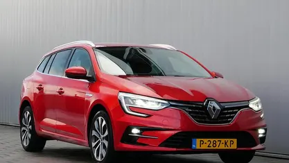 Occasion Renault Mégane GrandTour Edition One 142 PK (104 kW) 2021 Rood (metallic) Stationwagen