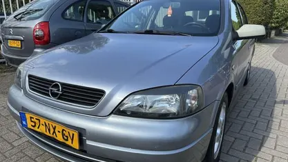Grijs Gebruikt 2004 Opel Astra Njoy Hatchback | € 1.250 (Eerlijke prijs)