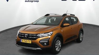 Oranje Occasion 2022 Dacia Sandero Comfort Hatchback | € 14.950 (Eerlijke prijs)
